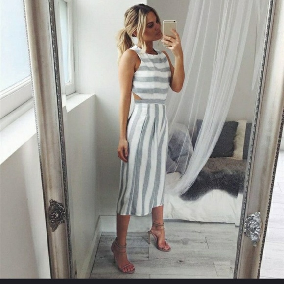 ⭐Striped jumpsuit ⭐ - Picture 2 of 3